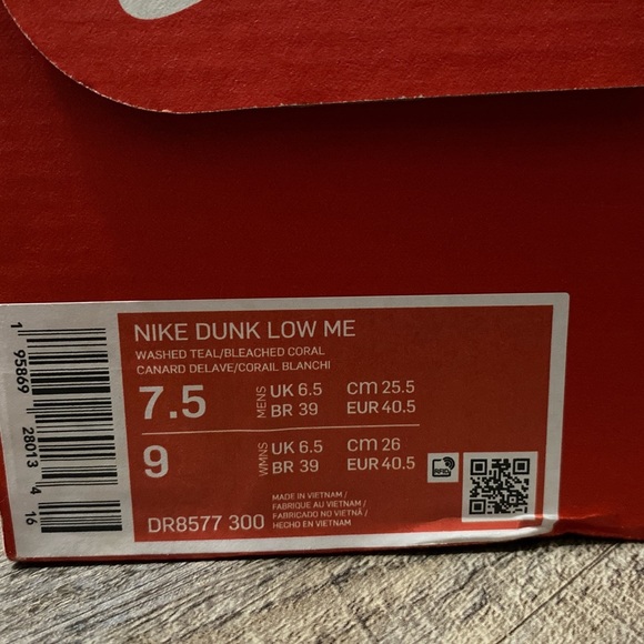 nike dunk low teal snakeskin only shipping to canada and usa - Picture 2 of 4